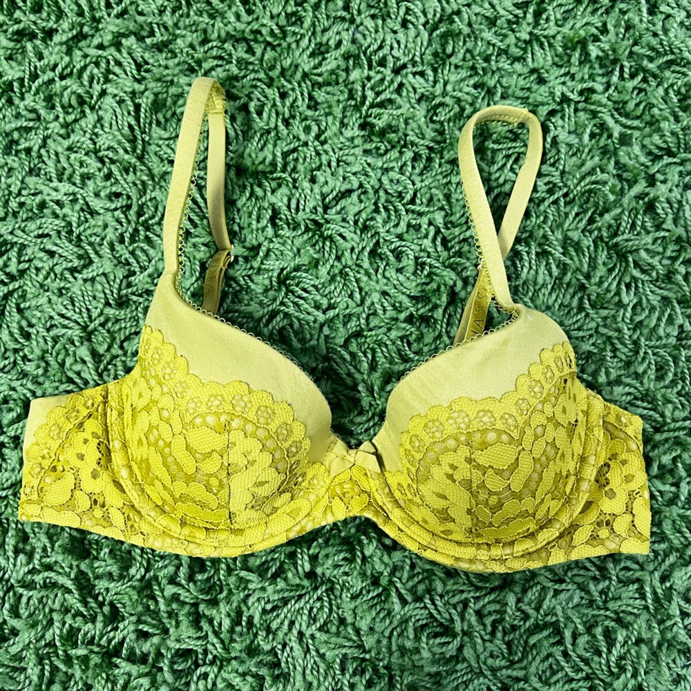 I 💗 OFFERS! Victoria's Secret Lace Bra - Vibrant Yellow - Picture 1 of 6